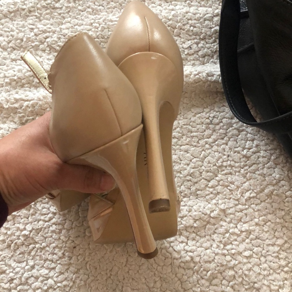 Heels - Picture 4 of 4